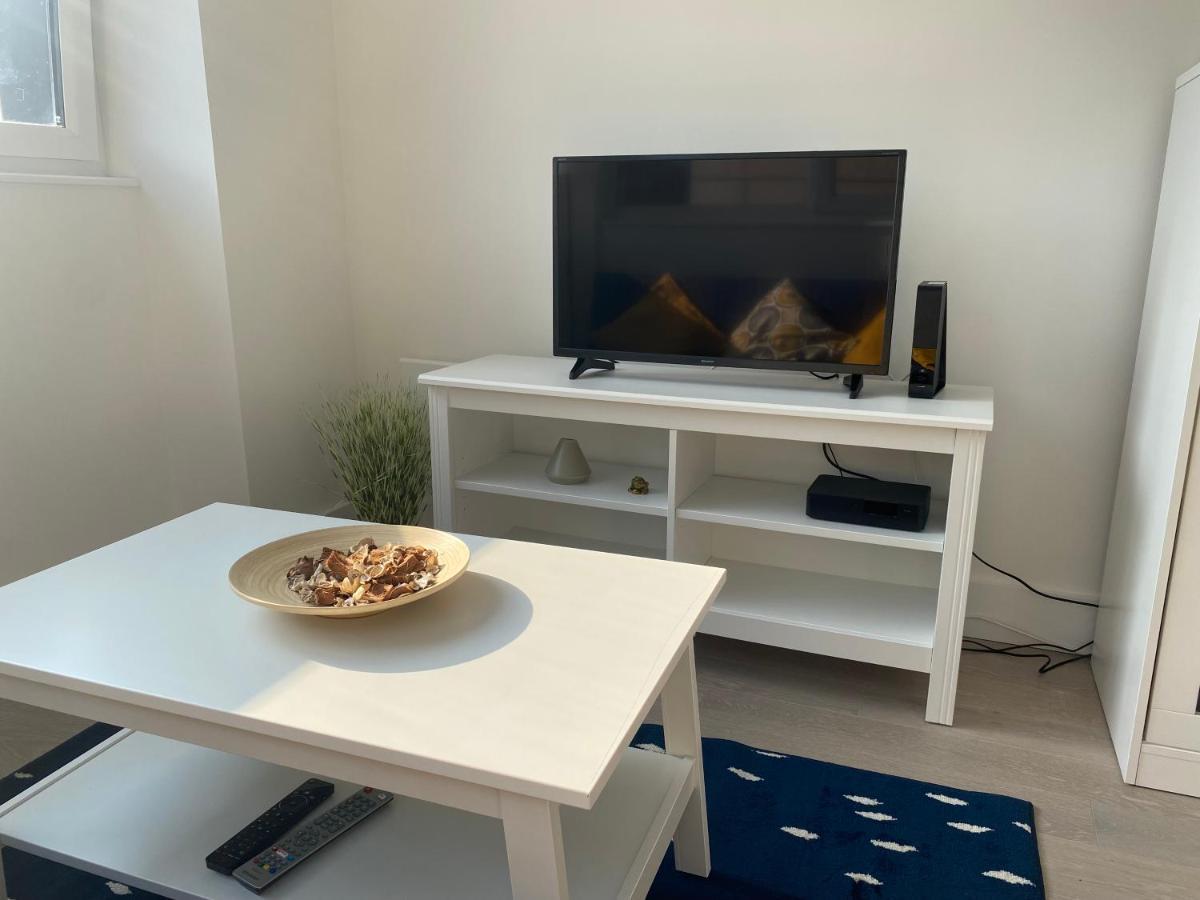 מילטון קינס Central Location, Parking, Wi-Fi, Modern Apartment מראה חיצוני תמונה
